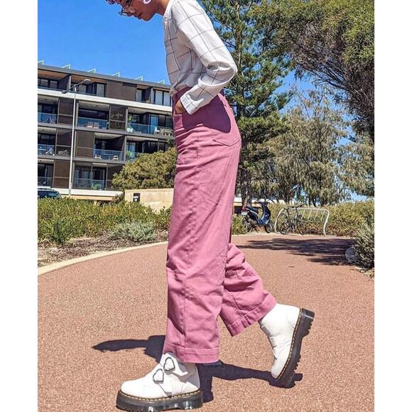 Dr. Martens Women's Devon Hearts White Leather PLATFORM Boots US 5 Buckle SlipOn - Picture 2 of 10